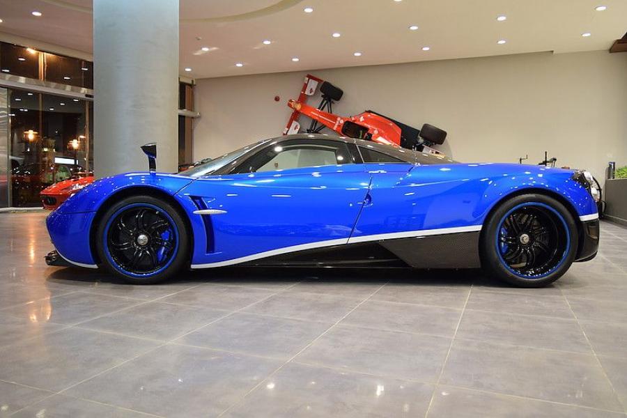  Pagani Huayra (001) 2013 года  (фото 6 из 13)